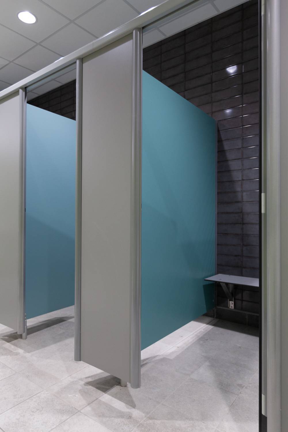 Fully Framed Cubicles | Helmsman | BIM Library