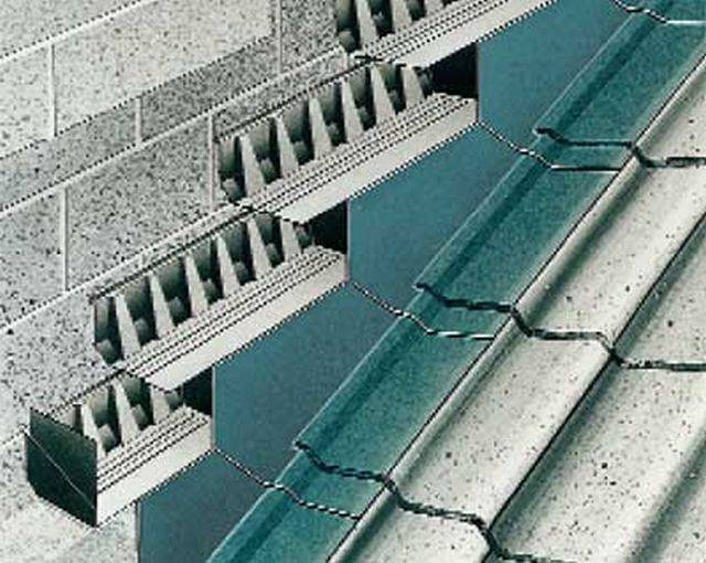 Everdry Stepped Cavity Tray for Blockwork (225 mm coursing/ 100 mm wall thickness/ lead)