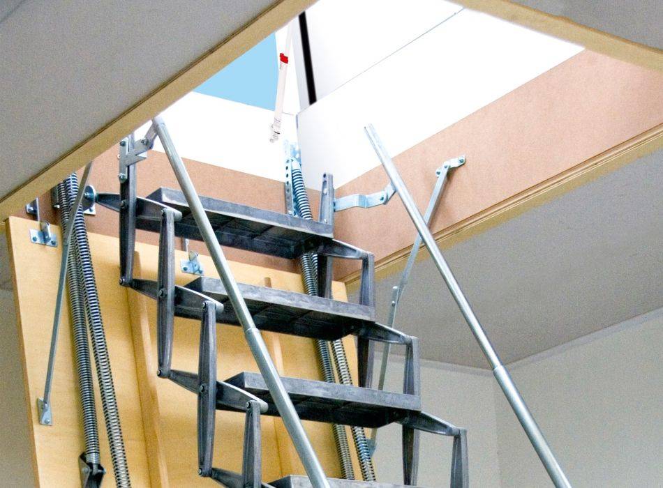 Roof Access Hatch RHT with Scissor Stair