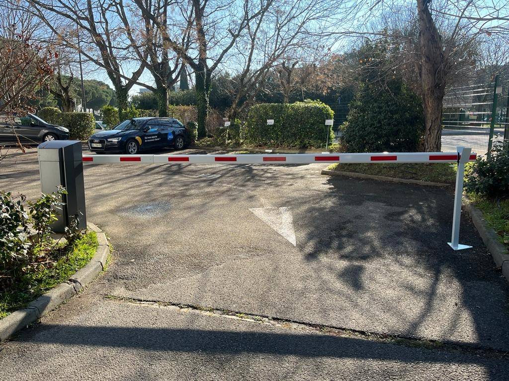 FBA Automatic Rising Arm Barrier - Automatic Barrier