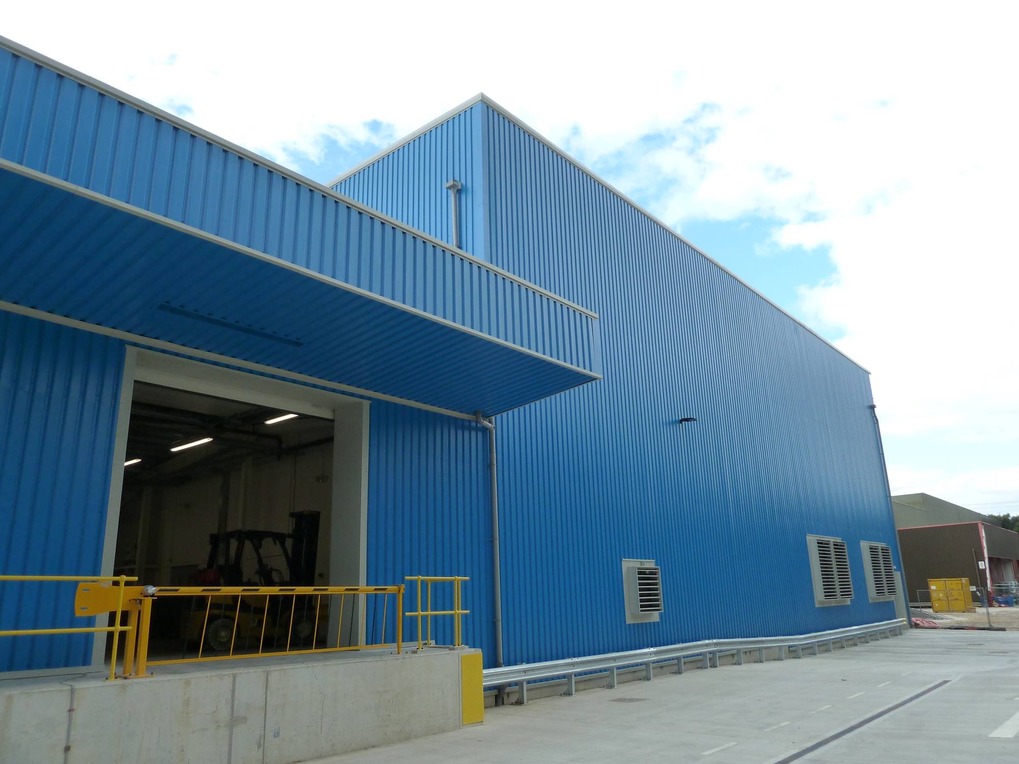 Trapezoidal Profile (30mm Deep) Wall System - AP30/35-W - Trapezoidal Profile Cladding System