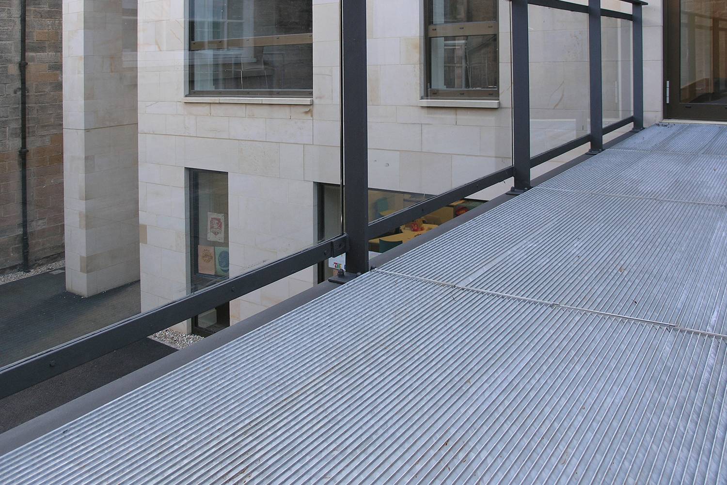 AntiVertigo Floor Grating - Steel privacy screening pedestrian floor