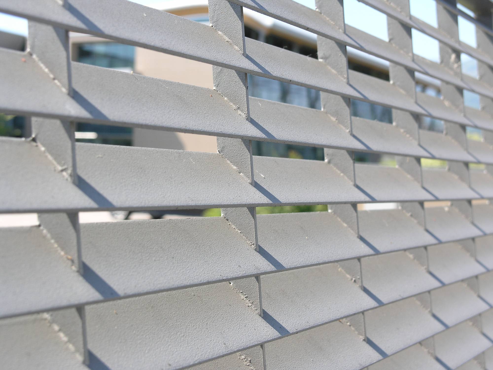 DeltaWing Fencing - Steel louvre privacy barrier fence