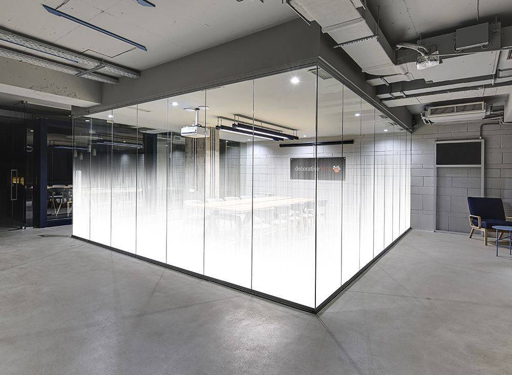 SXJ-0571 Blades Gradient - Tapered Vertical Design White to Clear