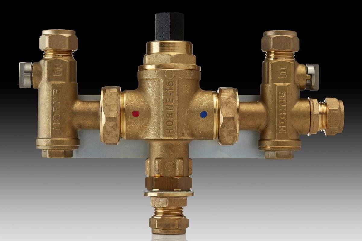 Thermostatic Mixing Valve with Isolating Valves and 4th Connection to Cold Tap