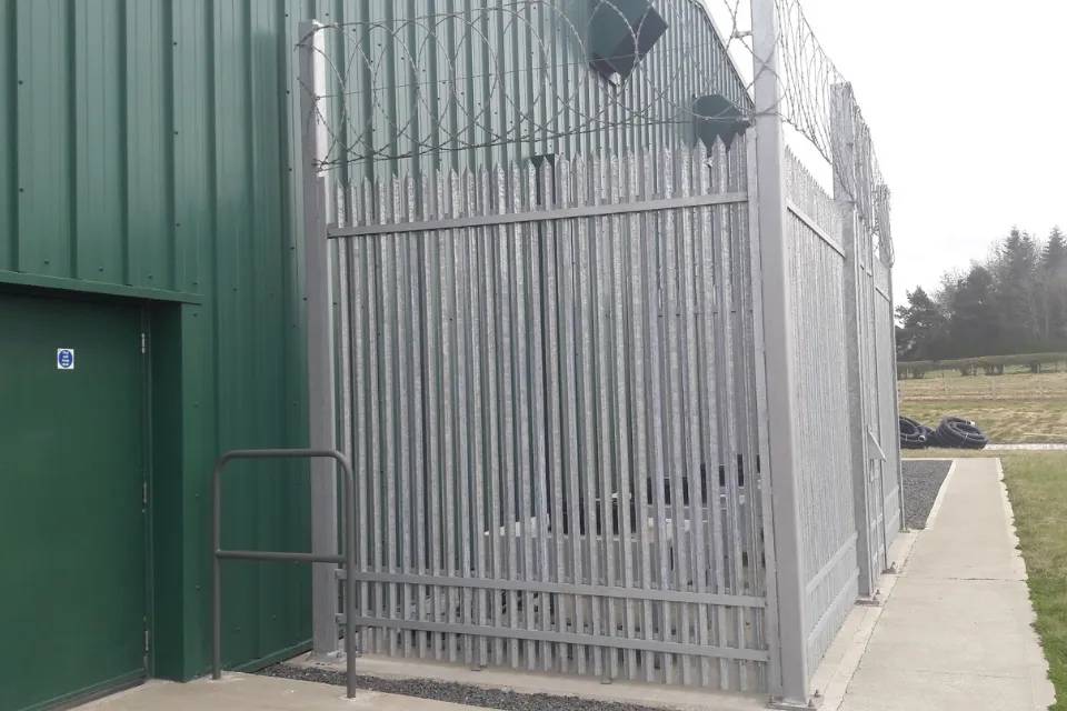 Binns Canada Defender SL3 Palisade Fencing