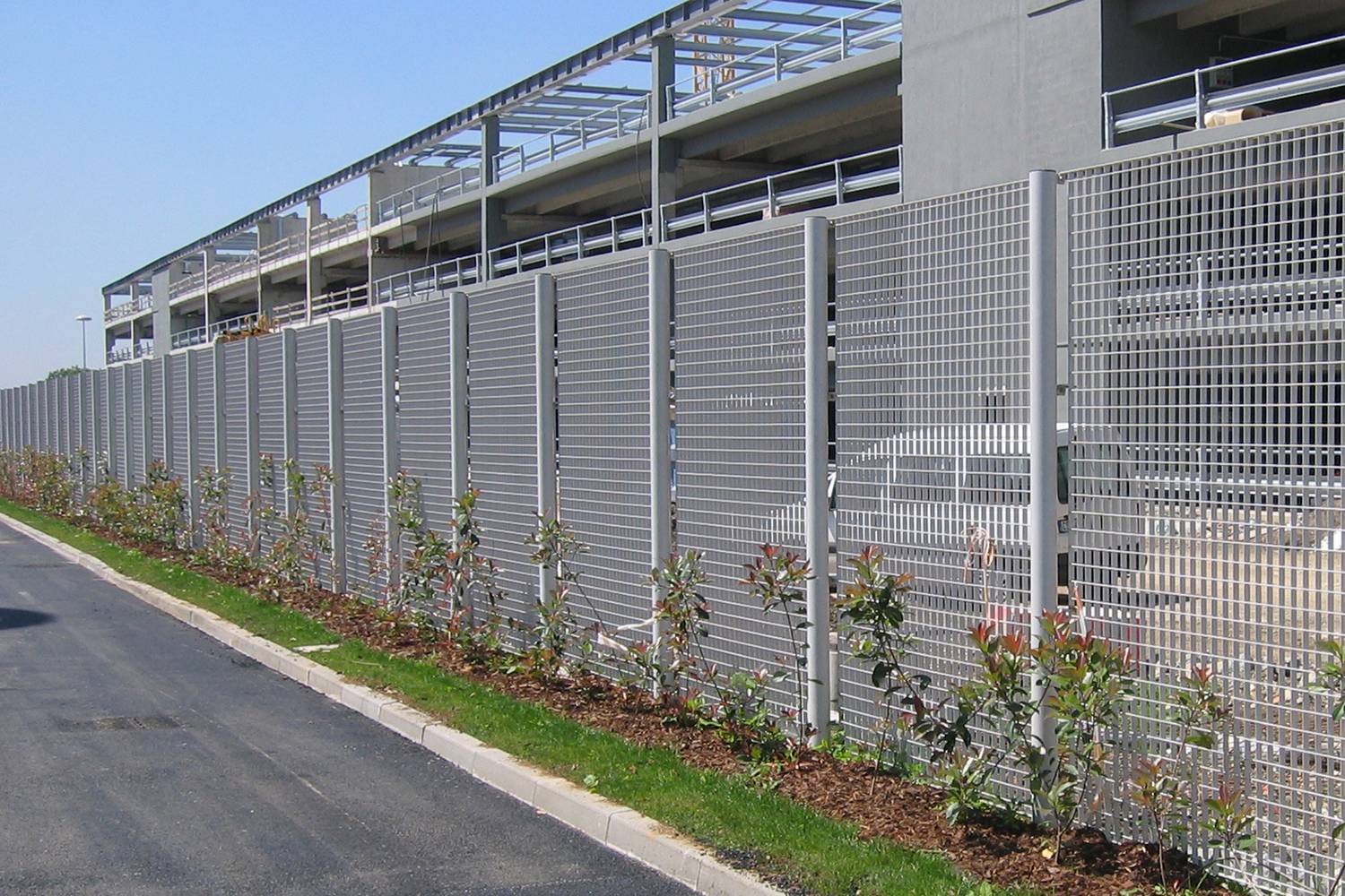 Verona Fencing - Steel Grating Wall Cladding Barrier