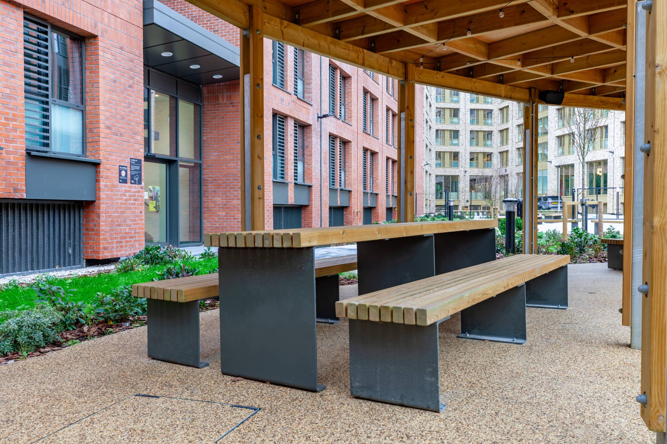 Langley Picnic Table