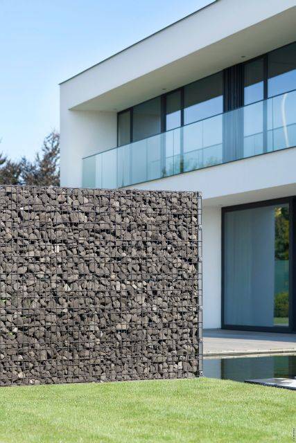 Zenturo Gabion Wall Baseplated - Metal Mesh Fence Panel