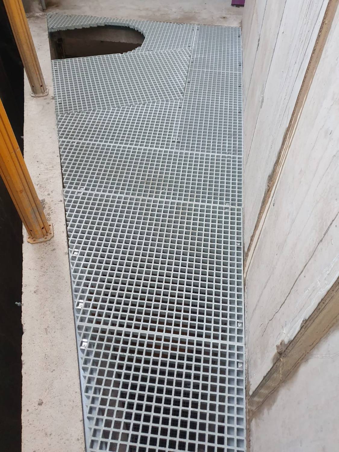 Fibergrate® Riser System - GRP Service Riser