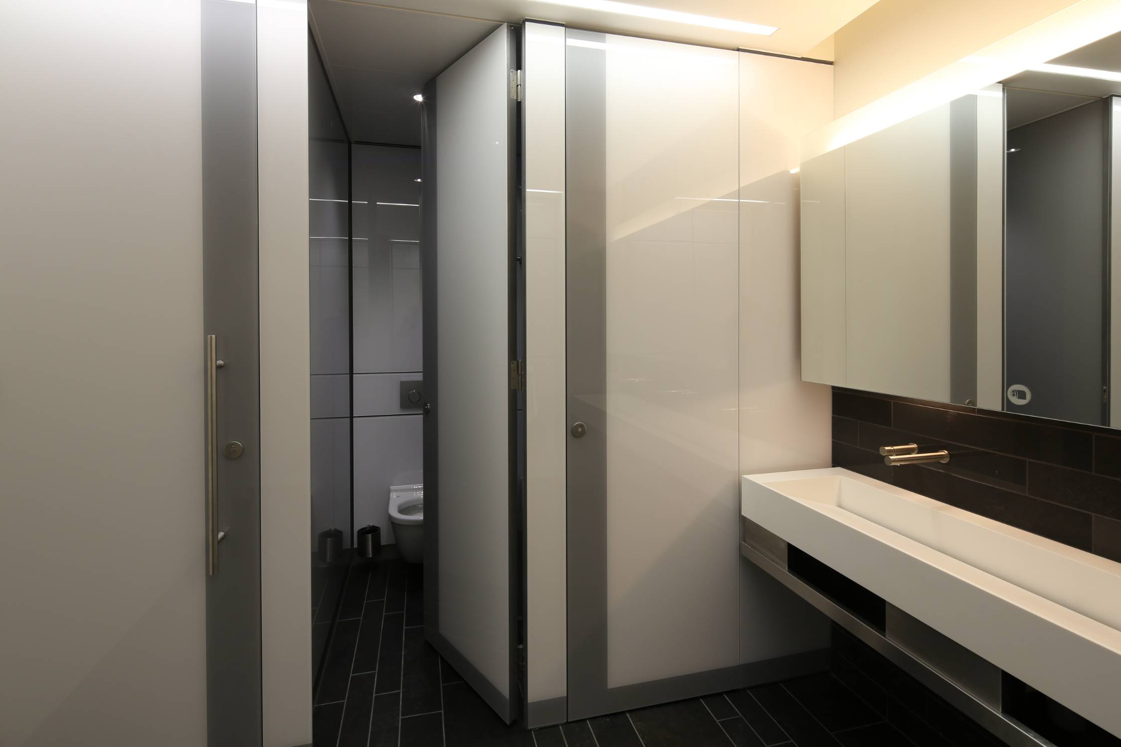 Alto Laminate WC Cubicles - WC Cubicle