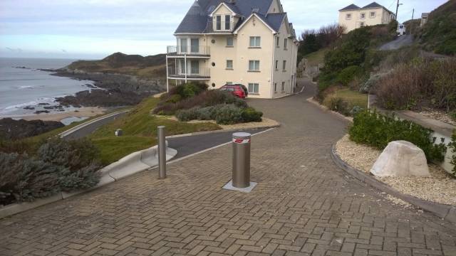 Automatic Rising Bollard