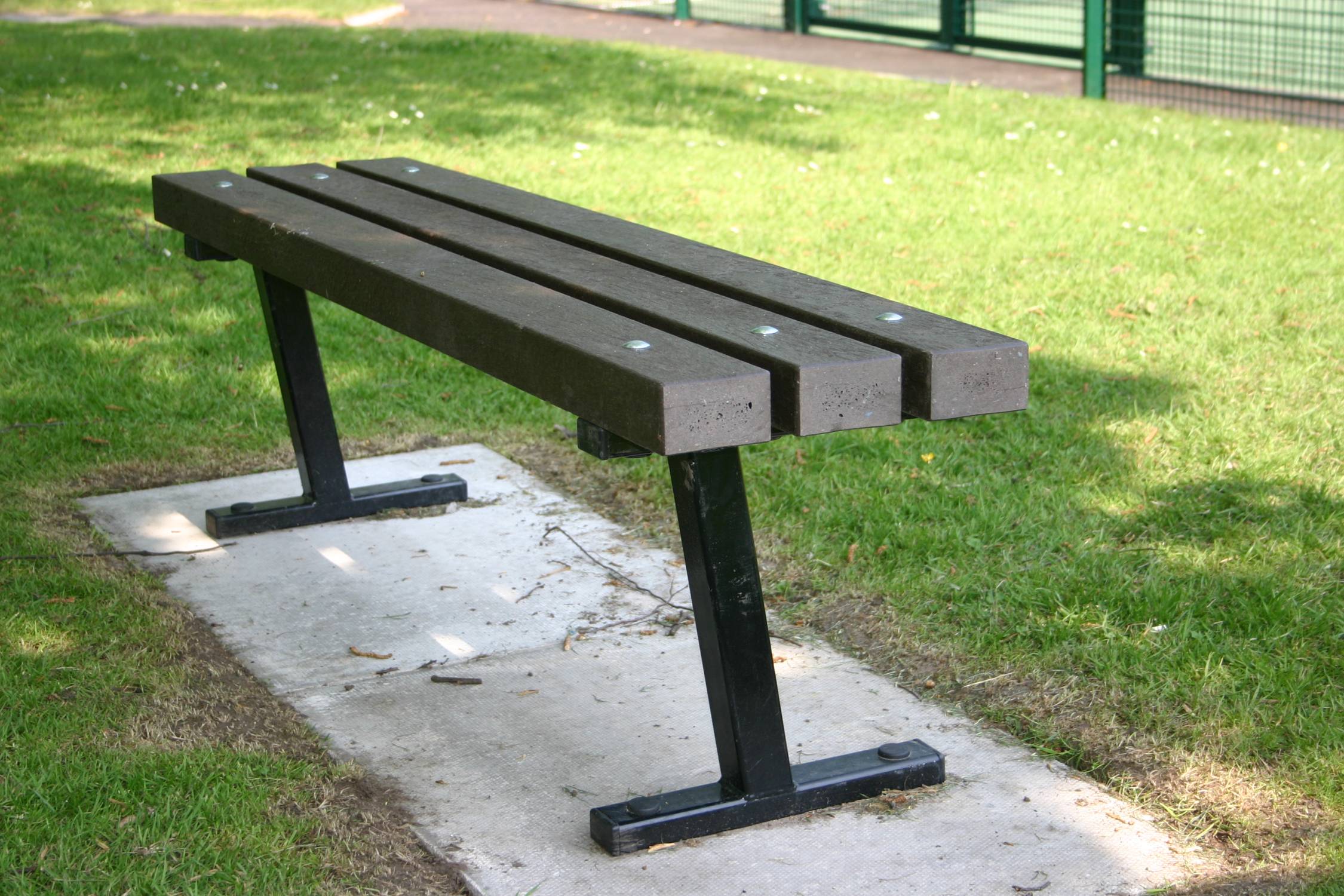 IAE Alton Recycled Plastic Bench