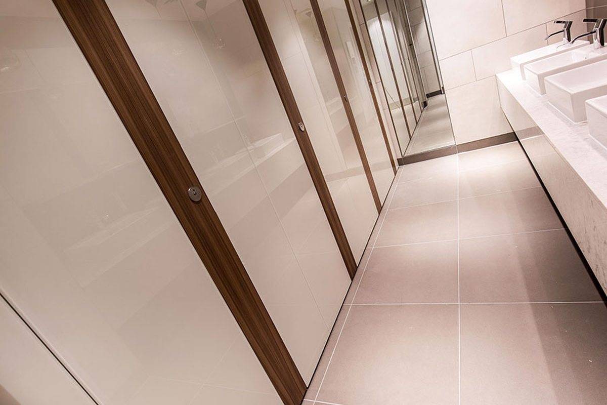 Alto Kristalla Toilet Cubicles - WC Cubicle