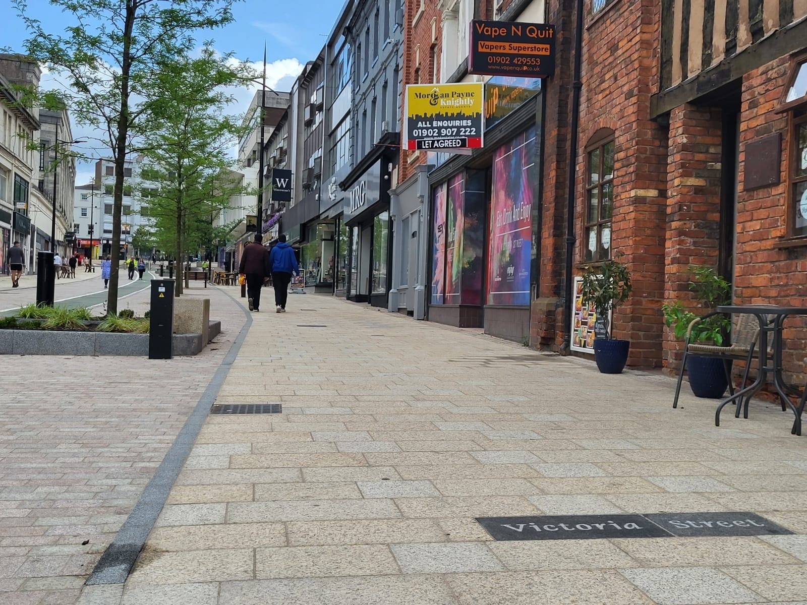 Lustre Leve Multi - Yellow Granite Paving