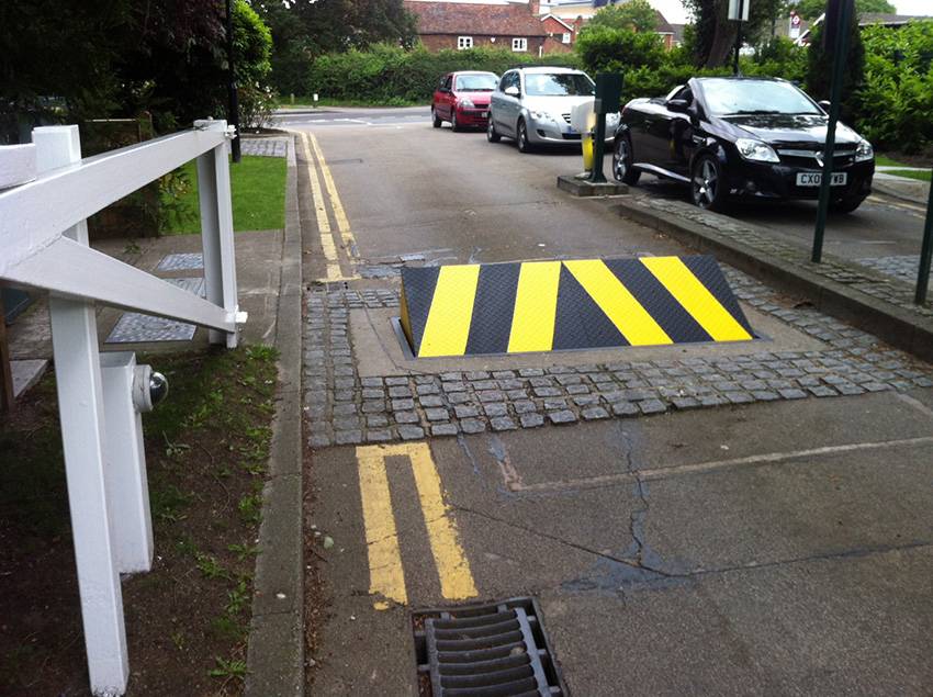 Road Blockers – Parking Height 353 mm - Rising Kerb