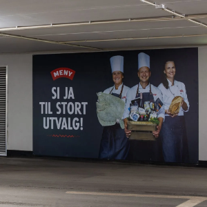 
          Banner og Flagg
        