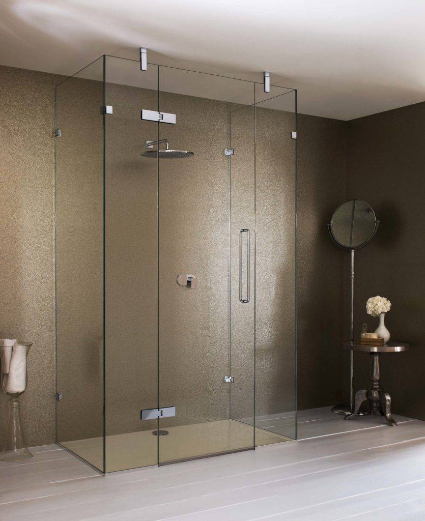 Barcelona - Frameless freestanding enclosure