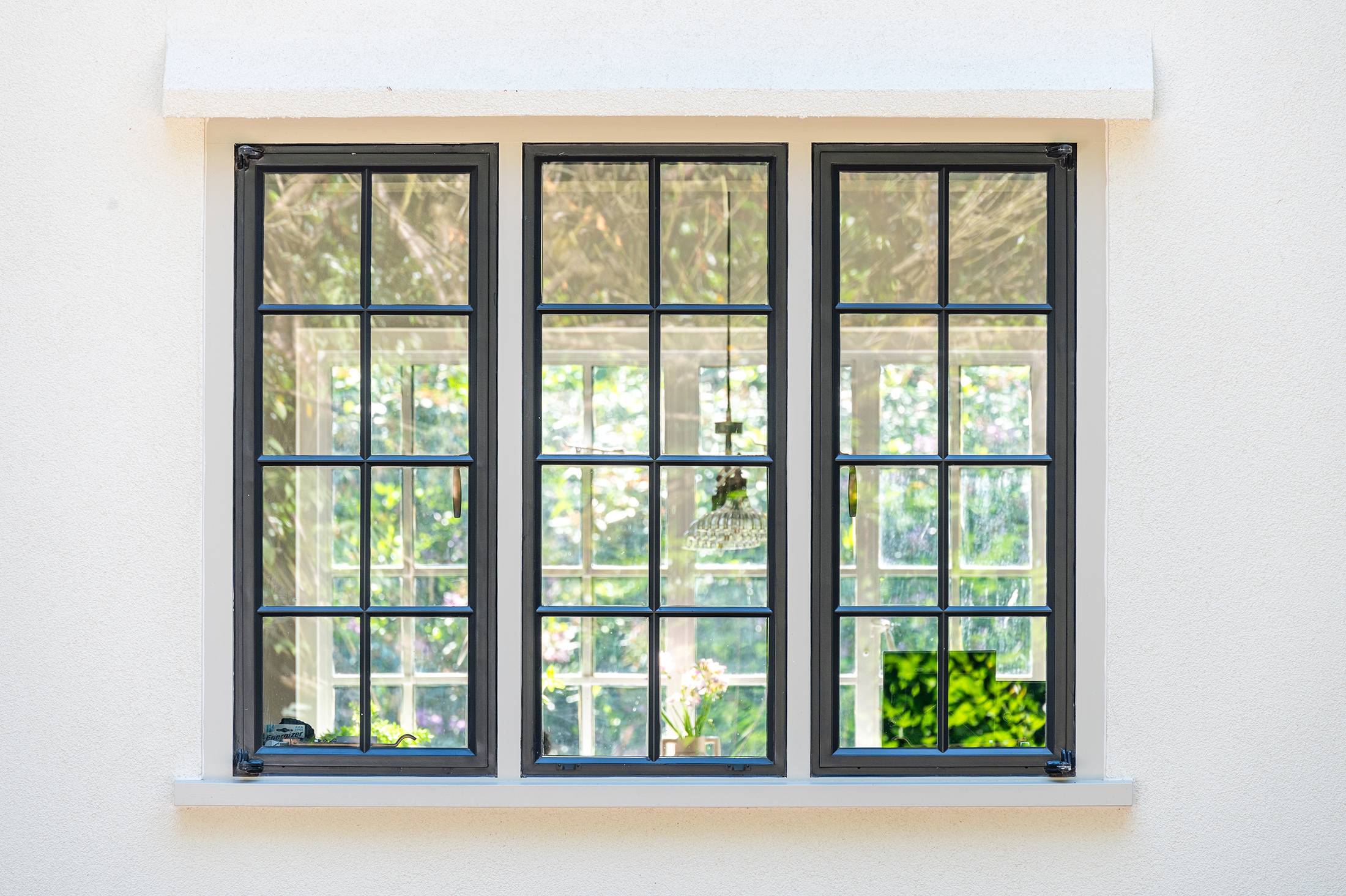 New Clement EB20 steel windows for Arts and Crafts style house ...