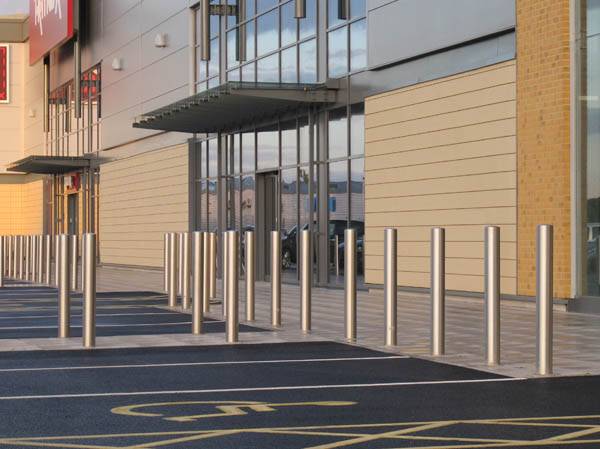 Zenith Carbon Steel Bollard