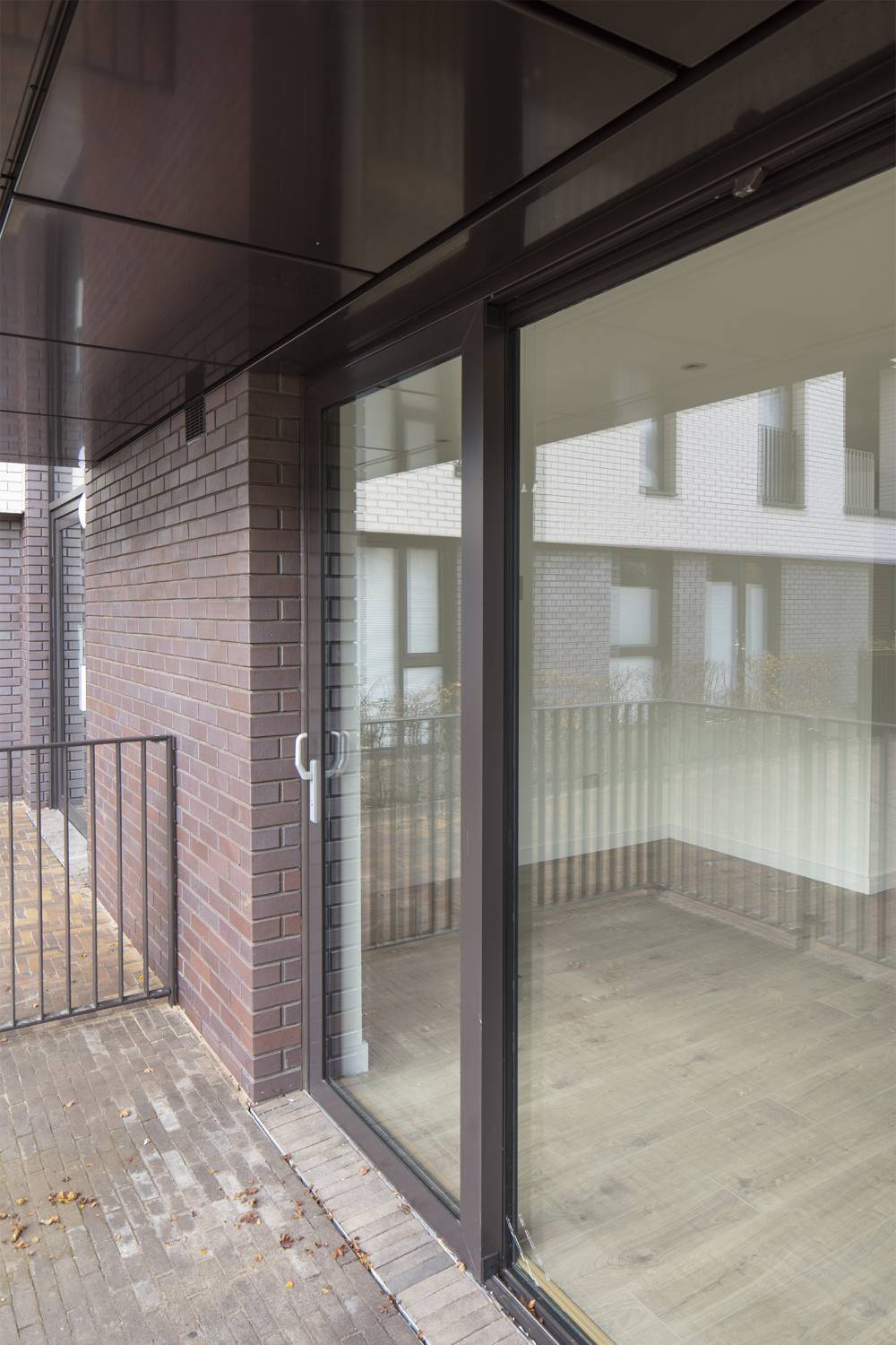 CONFORT Smartline High Performance Lift and Slide Aluminium Door