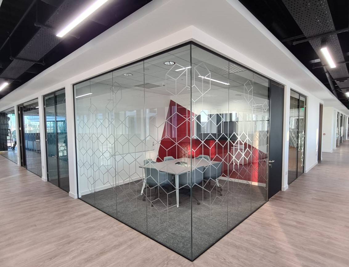 Quartz - Frameless Single Glazed Acoustic Partition - Frameless, acoustic, glass partition