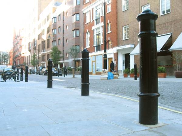 Cannon Cast Iron Bollard