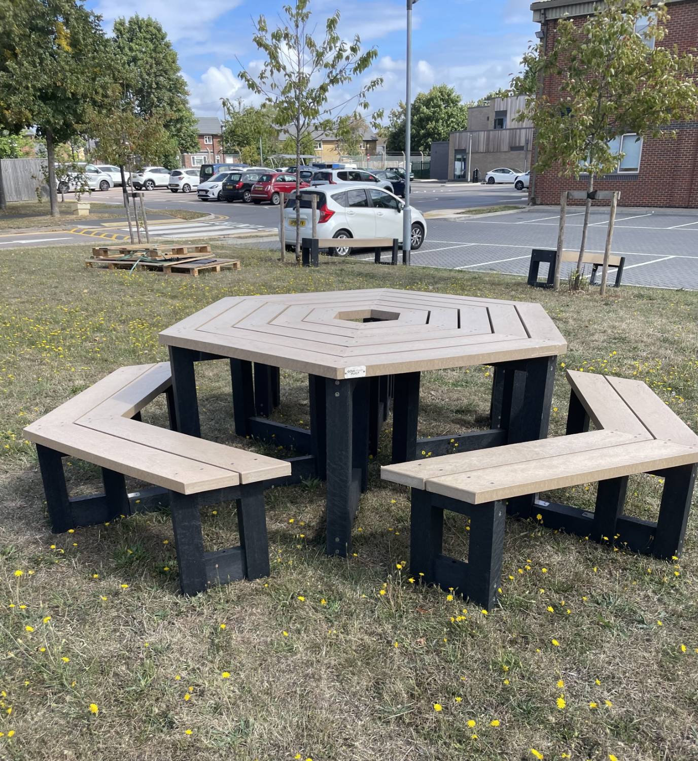 Siena picnic table
