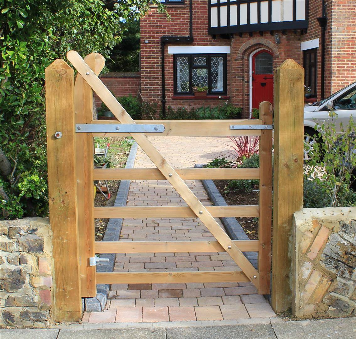 Raised Helve Entrance Gates - Timber Gate