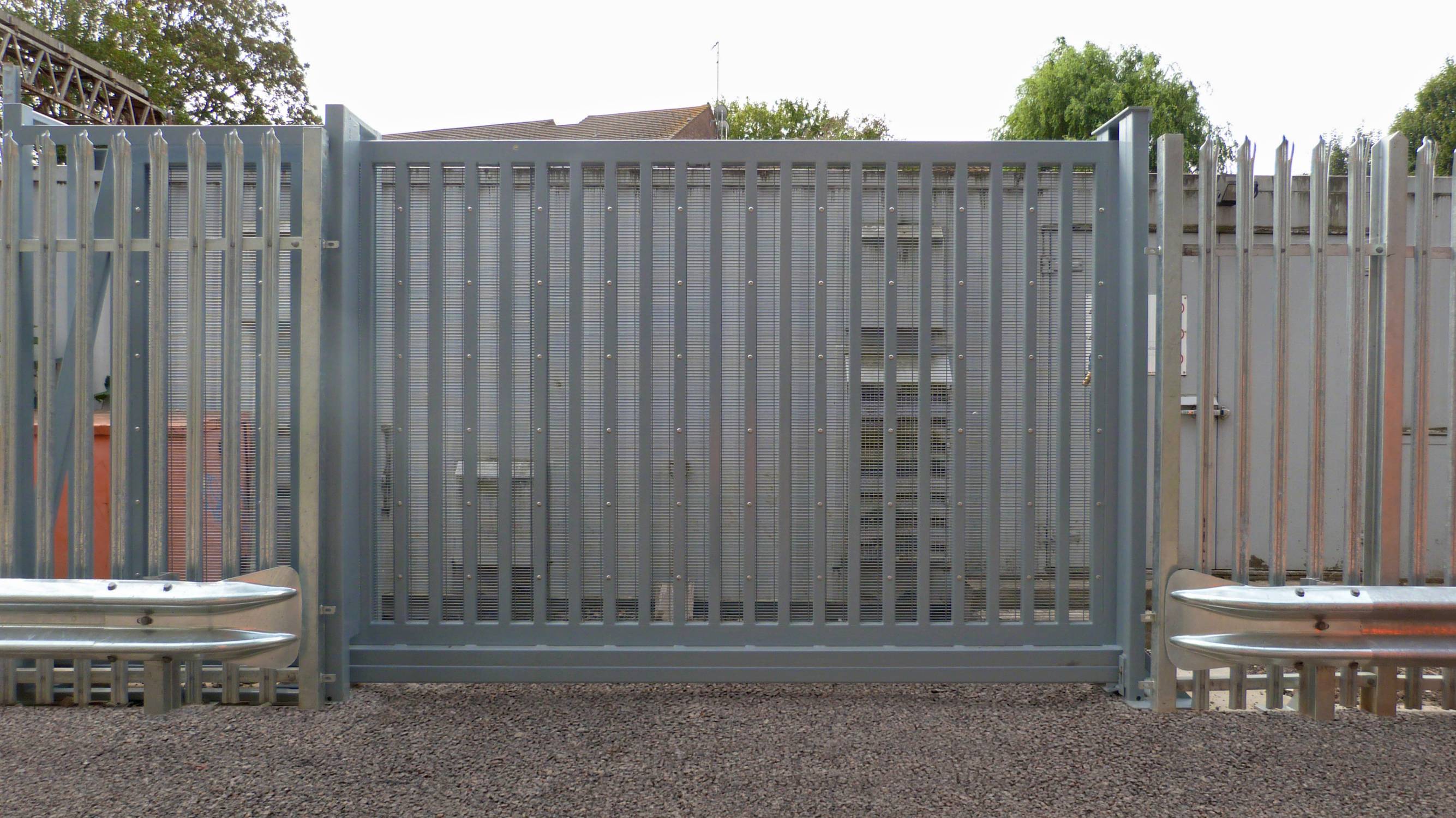 LPS1175 Platinum Sliding Gates, Secured by Design | Frontier Pitts Ltd ...