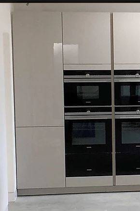 Integrated fridge/ freezer cabinet