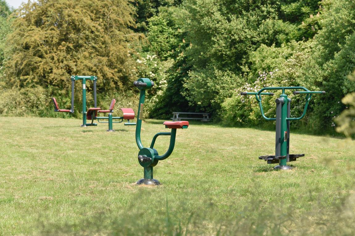 Asfordby Playing Fields, Melton Mowbray | Broxap Street Furniture | NBS ...