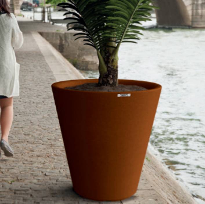 Large Plastic TRADITION Planter