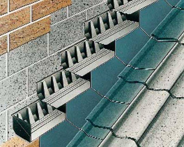 Everdry Stepped Cavity Tray for Stonework (150 mm coursing/ 150 mm wall thickness/ lead)