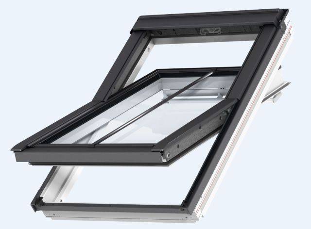 GGL Manually Operated, Centre-Pivot Roof Window, Conservation Style