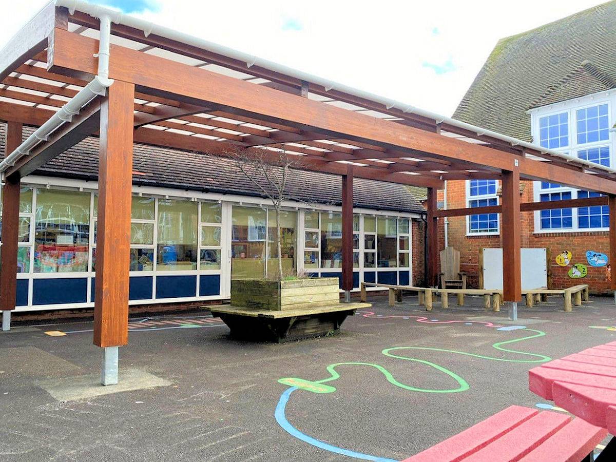 Tarnhow Curved Freestanding Glulam Timber Canopy