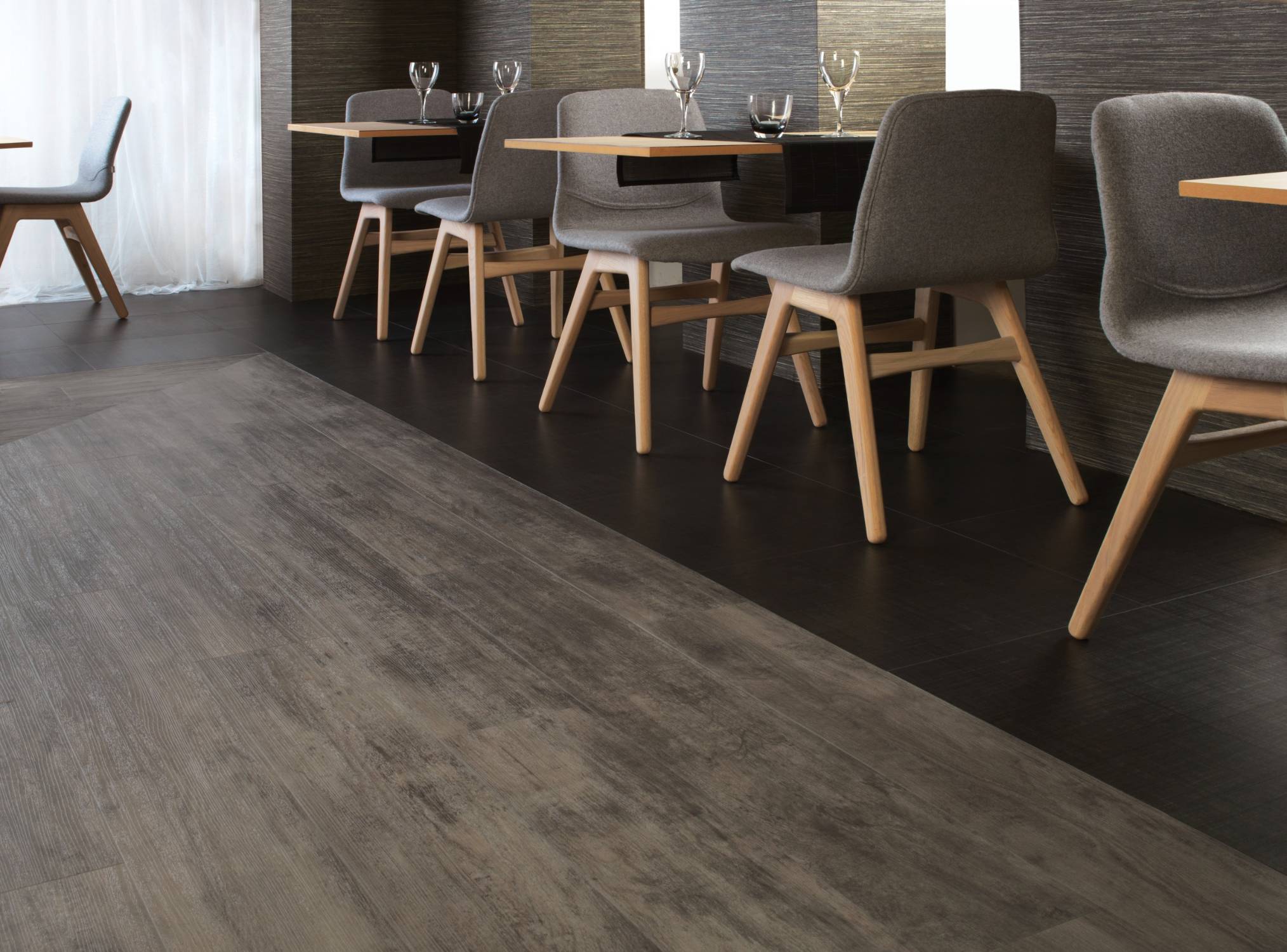 Amtico Spacia LVT Tile – Wood