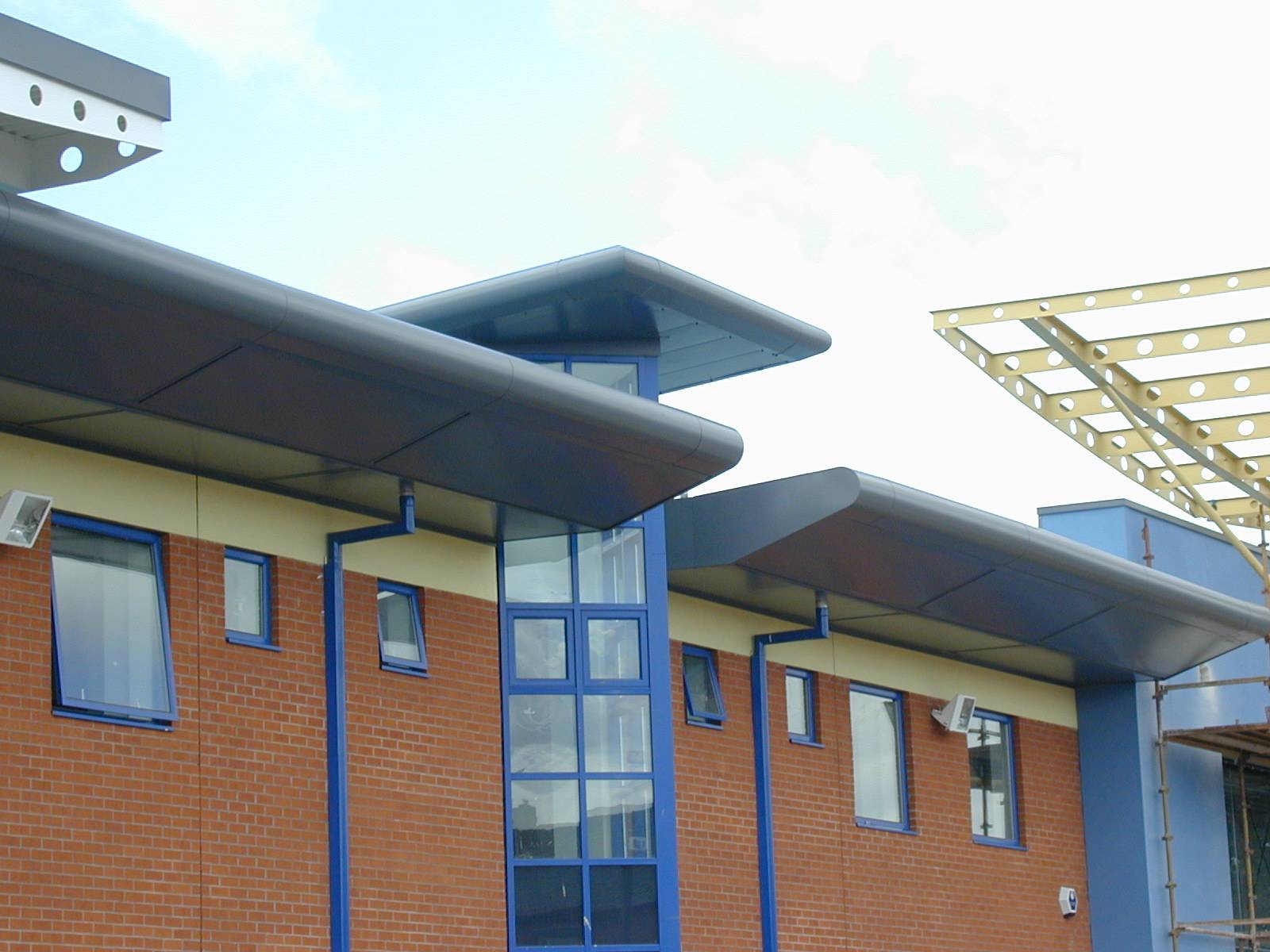 TrimFix Fascia - Brake-Pressed Aluminium System