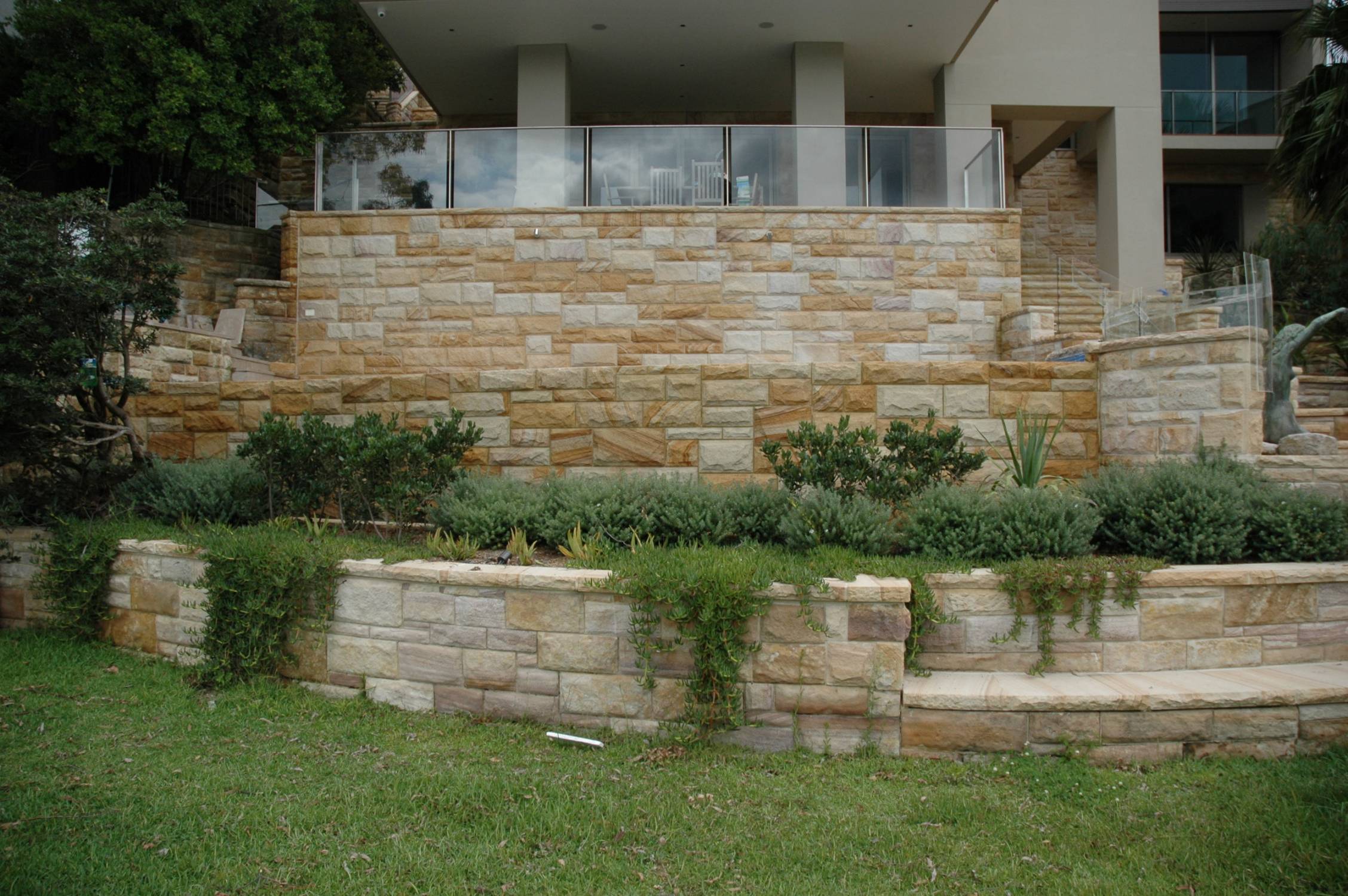 Sandstone Retaining Walls