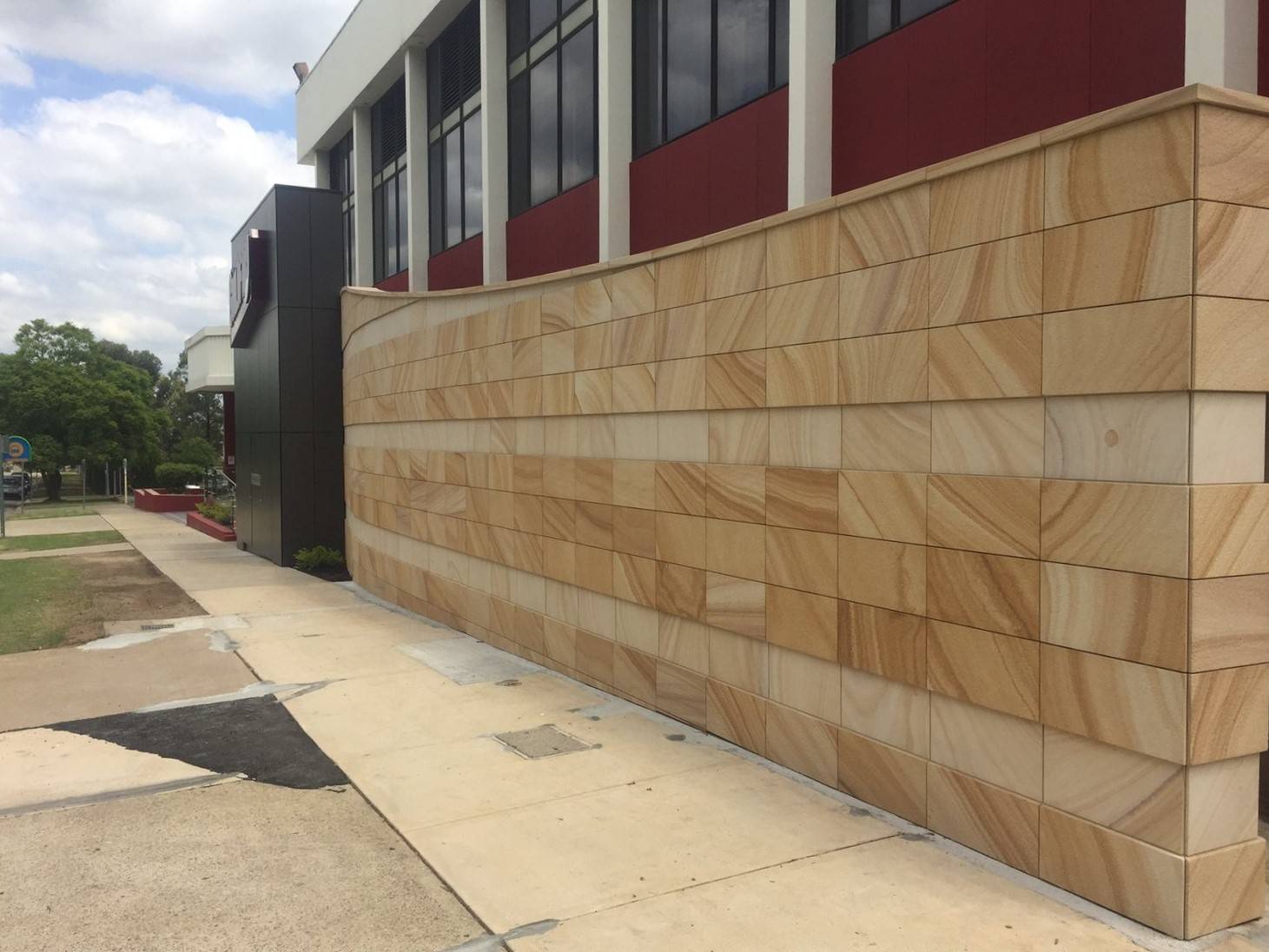 Sandstone Lightweight Cladding, Facade and Veneer