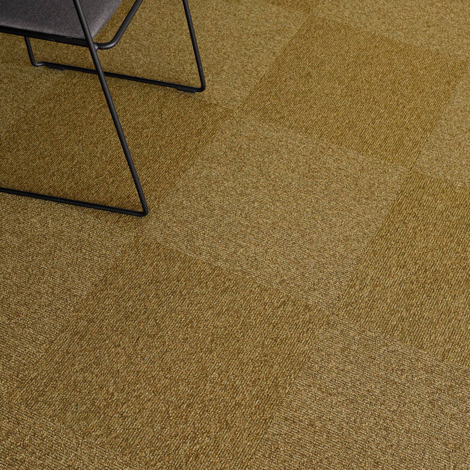 Epoca Contra / Contra Stripe carpet tiles