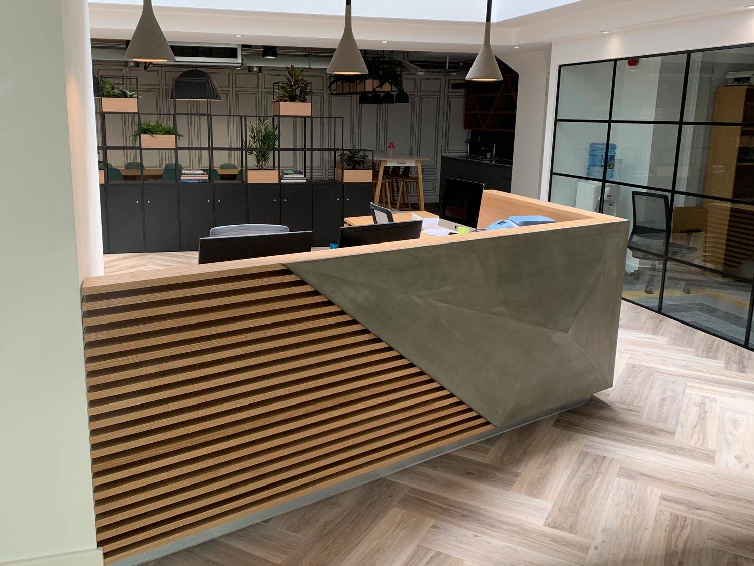 K2 Space Concrete Reception Desk LIVING CONCRETE LTD NBS Source   61c57d28 7ea6 4aa7 99f2 89347ec82448