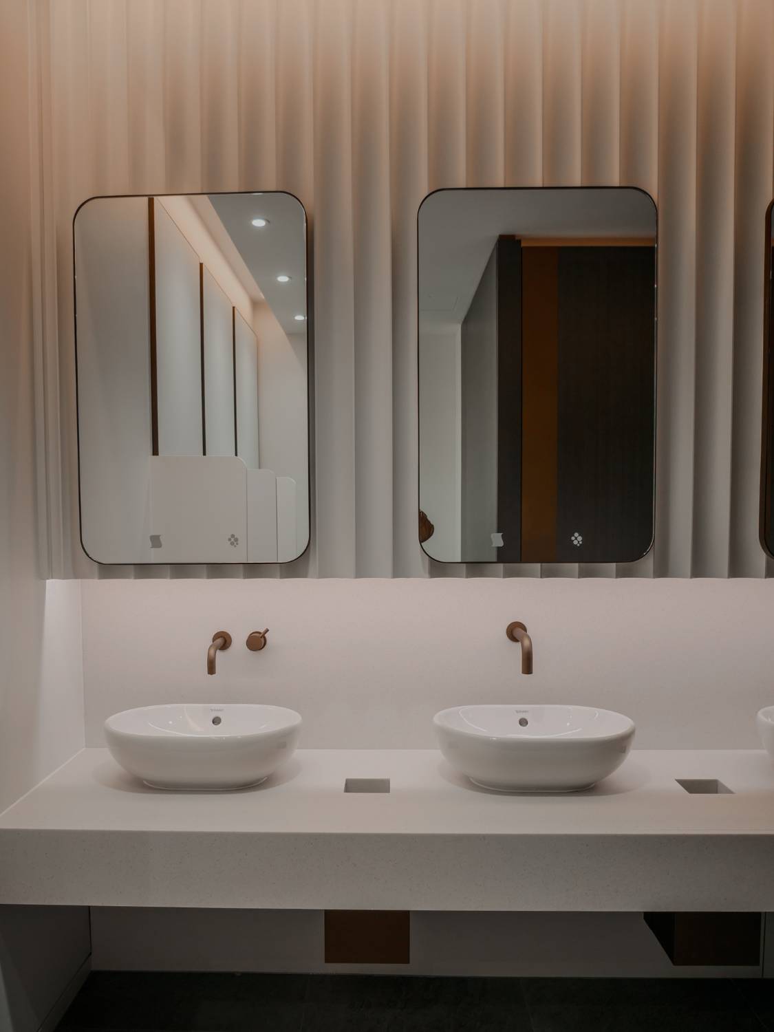 Xeista Caustora Vanity 