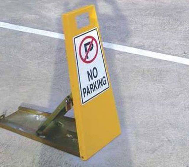 Lockable and Collapsible Steel Parking Bollards/Barrier
