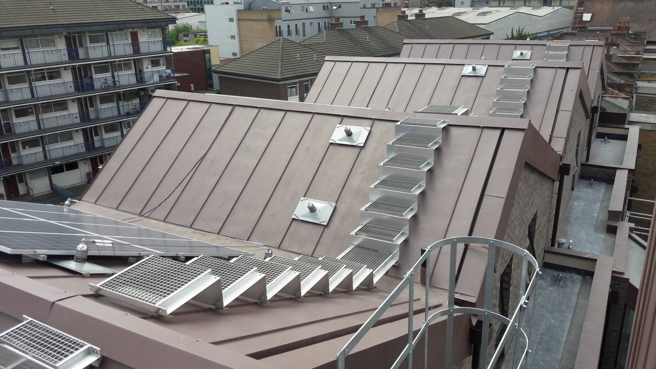 Permanently Fixed Roof Ladder System - Ascent Aluminium Walkway Steps For Roofing