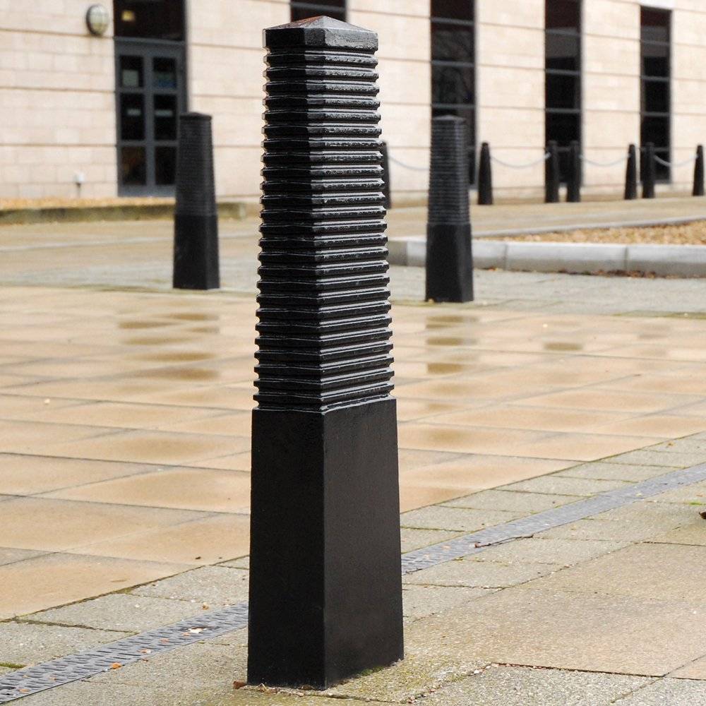 Cast Iron Oxford Bollard