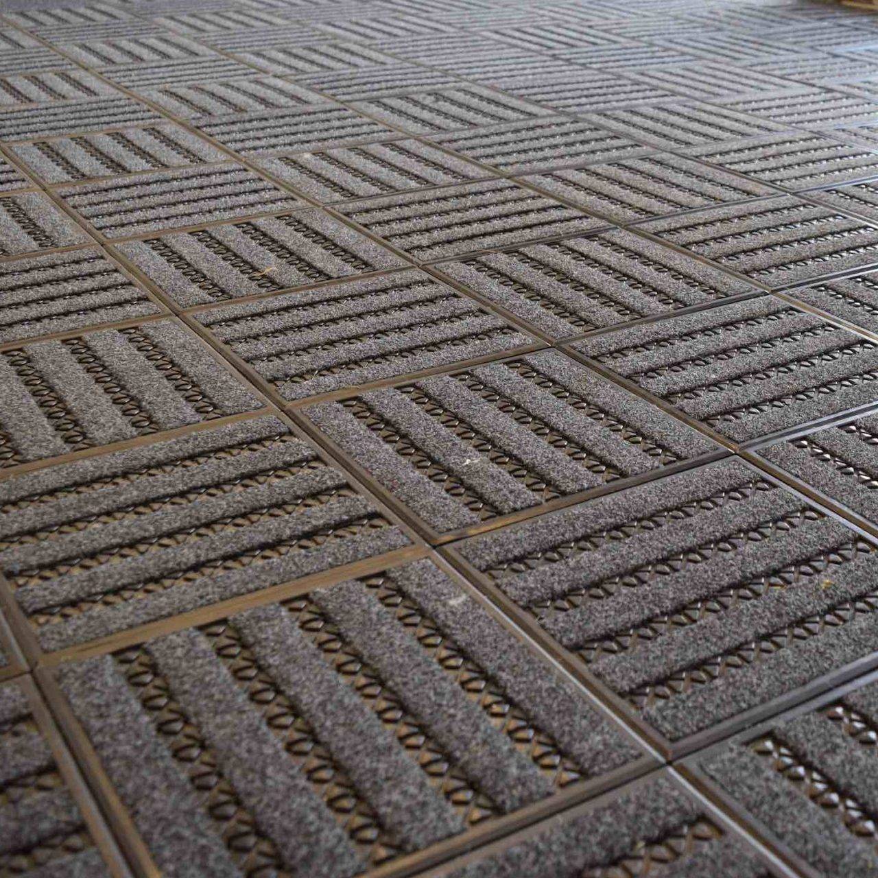 Entrance Matting: Q-Click 25 cm Matting Tile