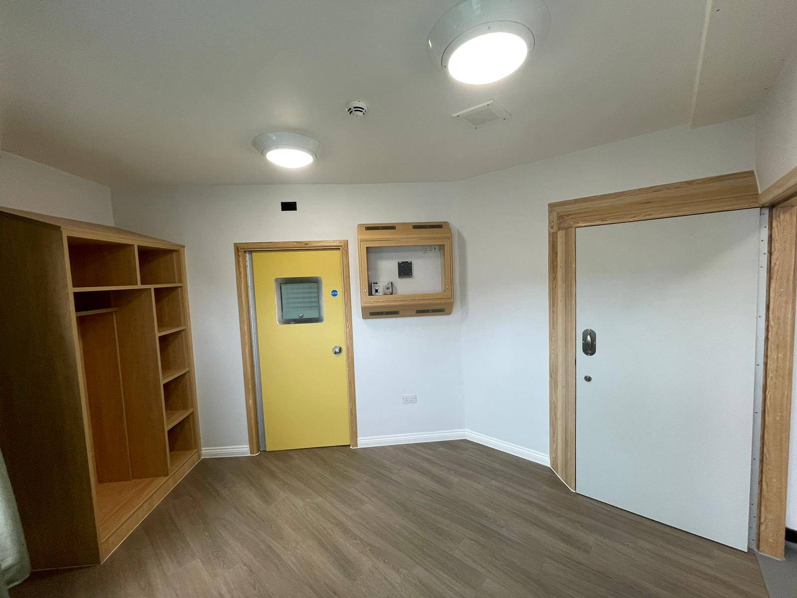 R-Quest En-Suite Timber Doorset