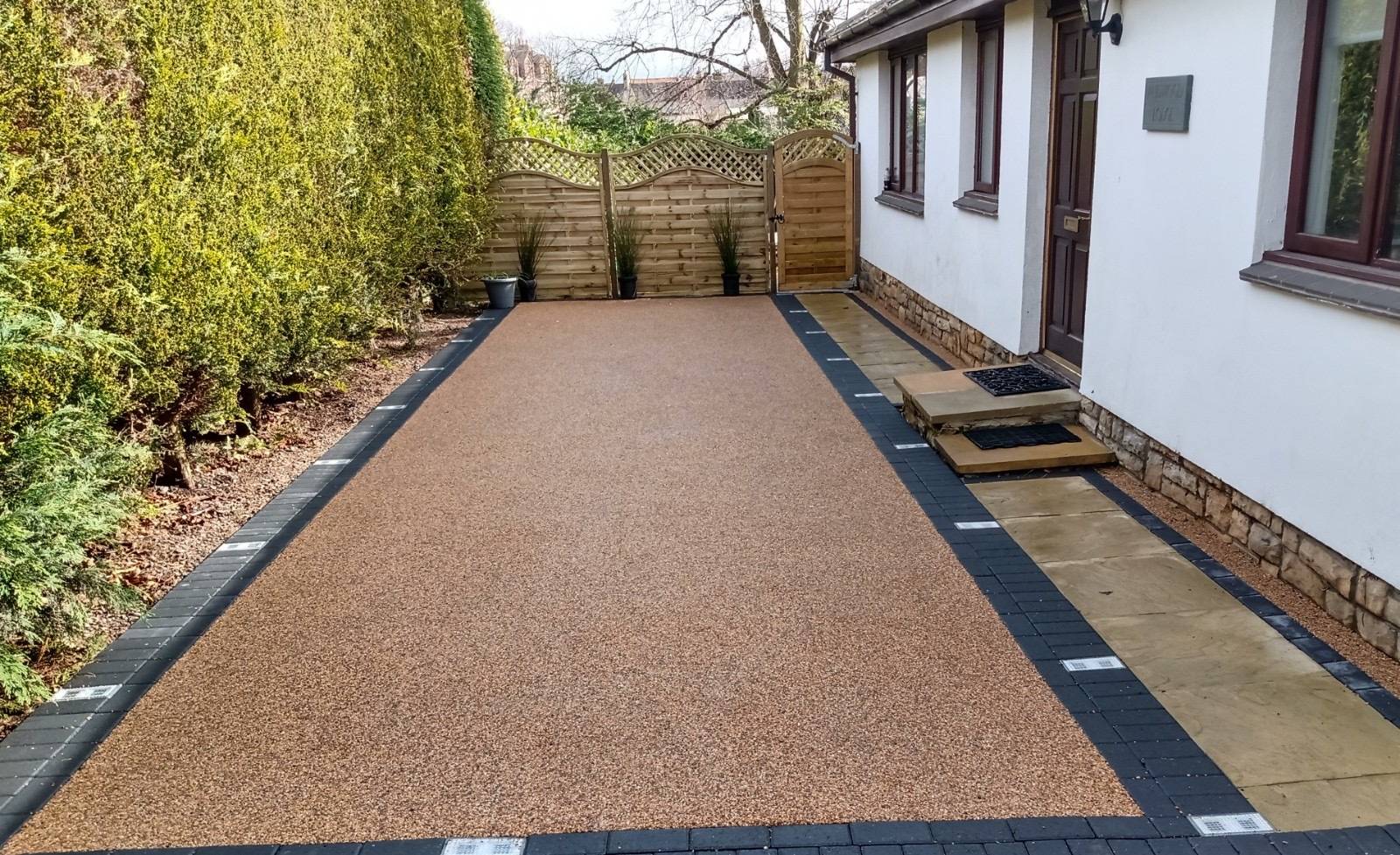 Domestic Parking Space Vuba Resin Bound Surfacing Pecan Vuba