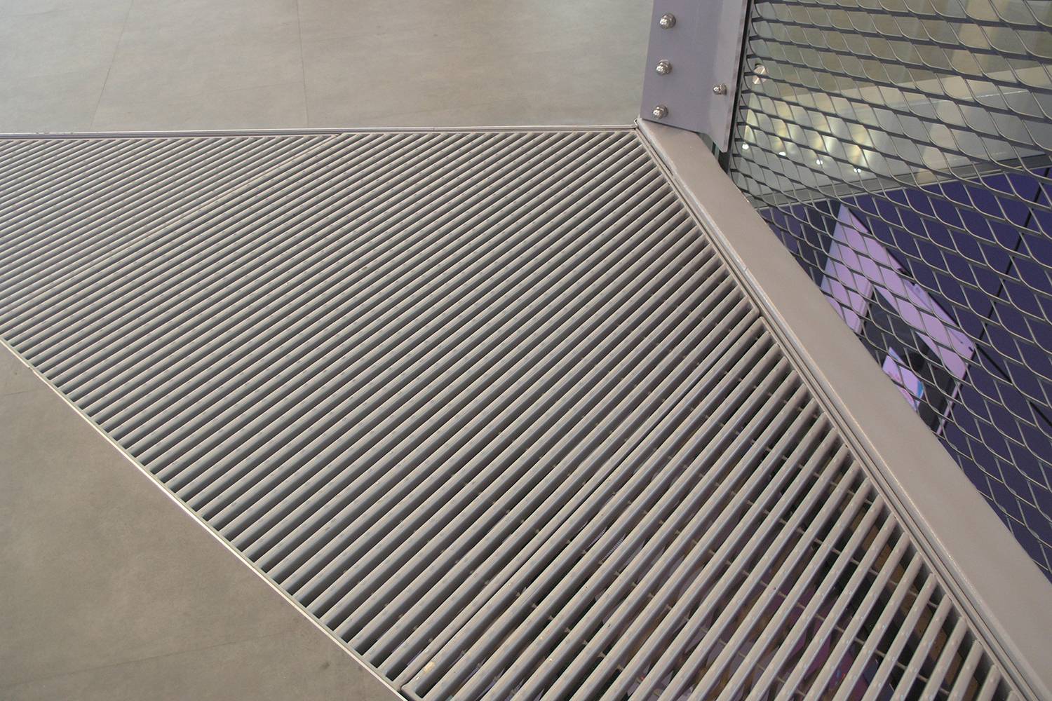 Barrot Urban Pedestrian Grating